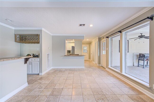 Building Photo - 11024 Riverview Dr