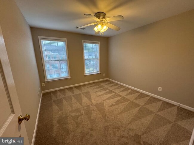 Building Photo - 45776 Mountain Pine Square