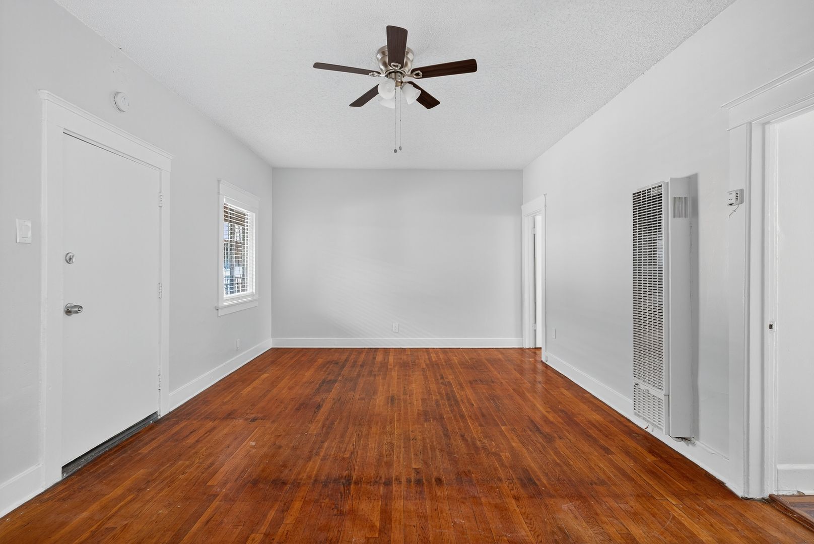 Building Photo - 915 Cherry Ave