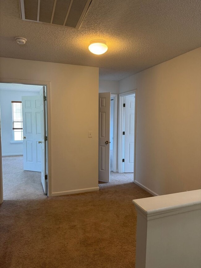 Building Photo - Wonderful 4 bedroom Home in Orchard Farms