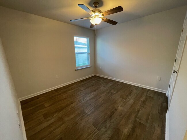 Building Photo - 10817 Northern Dancer Ct