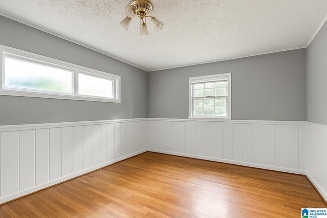 Building Photo - 2710 12th Ave E