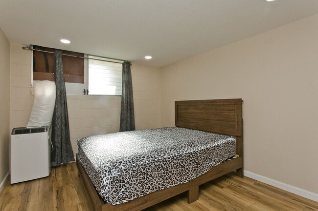 Building Photo - Walking Distance to the Beach & Furnished... Aloha Lani #1606 - 1 BD 1 BA 1 PRK