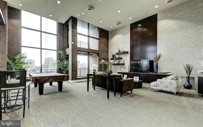 Building Photo - 2451 Midtown Ave