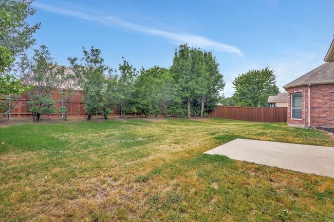 Building Photo - Stonebridge Ranch Beauty