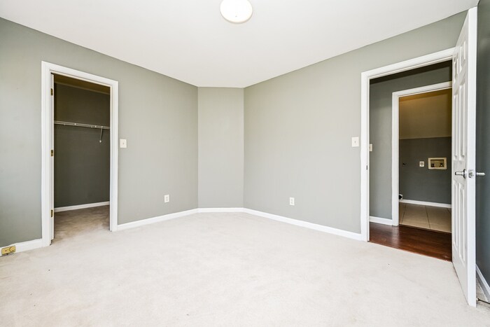 Building Photo - 11492 Summer Creek Dr