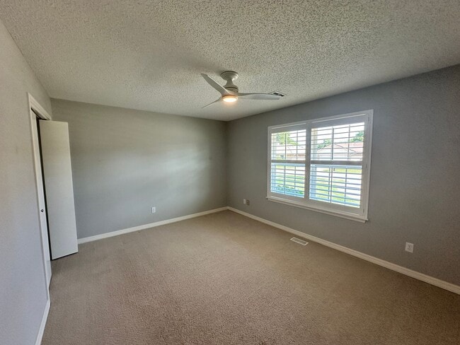 Building Photo - For Rent: Upgraded 3 Bed, 2.5 Bath Home in...