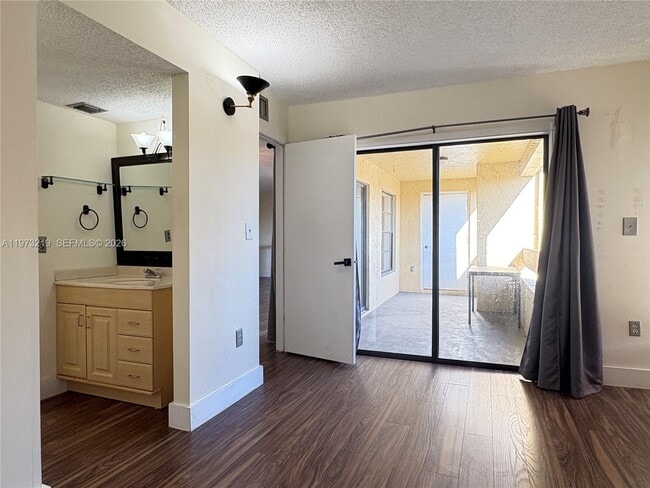 Building Photo - 9285 SW 125th Ave