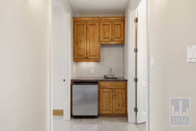 Building Photo - 8205 Asmara Ct