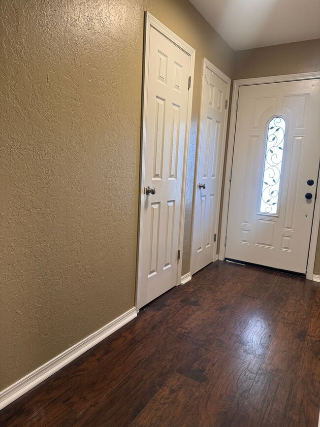 Building Photo - 117 SW 68th St