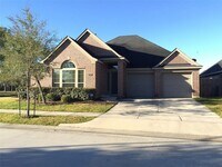 Building Photo - 12918 Leafy Shores Dr