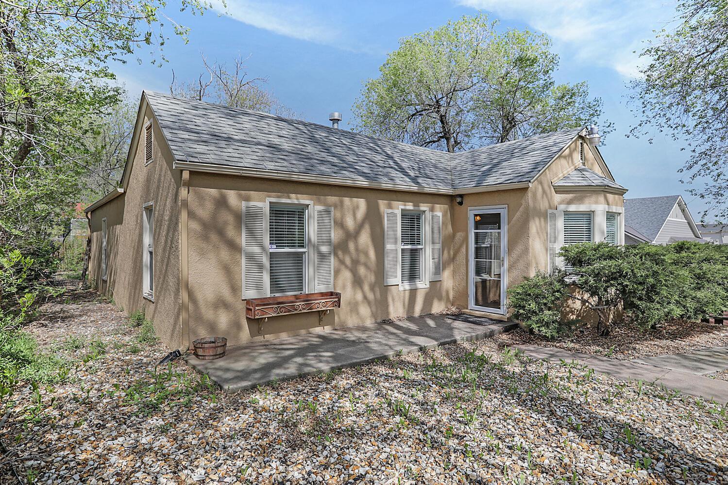 Building Photo - Well-Maintained Cottage with Private Yard ...