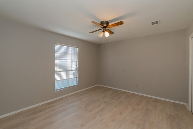 Building Photo - 1191 Park Meadow Dr