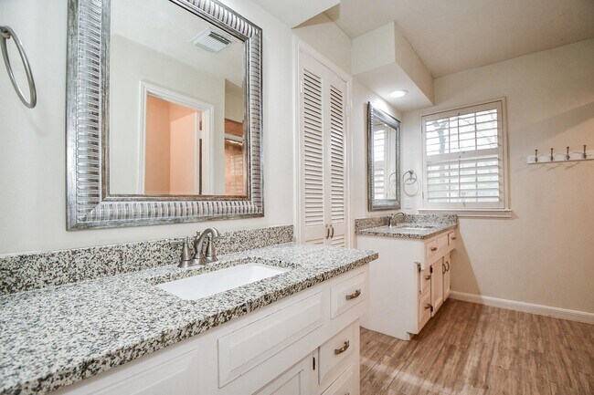 Building Photo - 10809 Colony Wood Pl