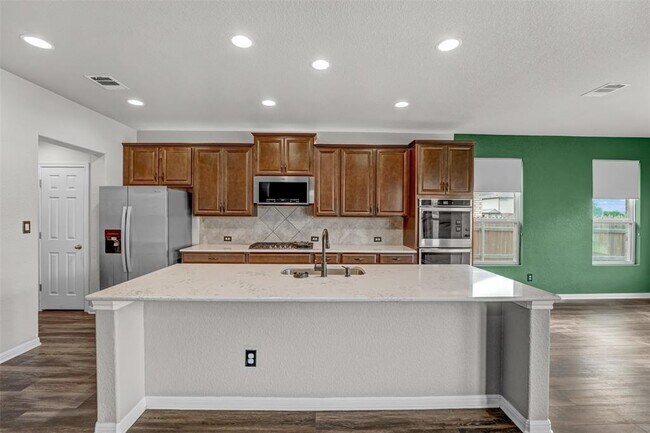 Building Photo - 6709 Golden Bough Ln