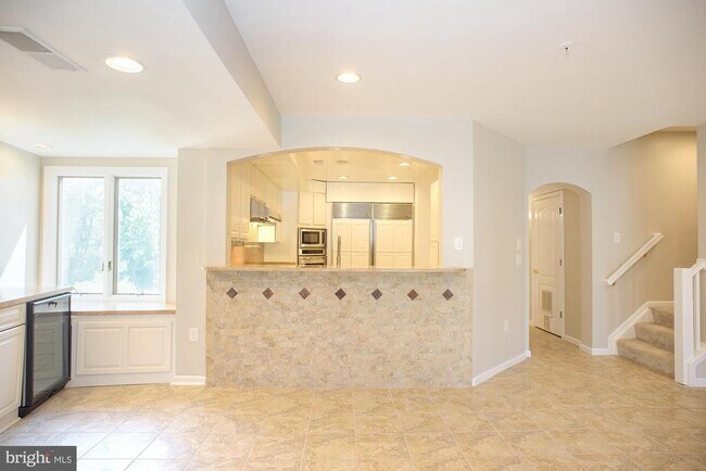 Building Photo - 7025 Chesapeake Harbour Dr E