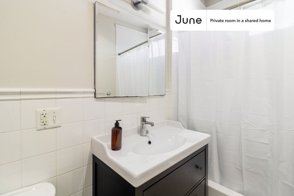 Building Photo - Room in Shared 3 bed/2 bath home in Central Square (Cambridge)