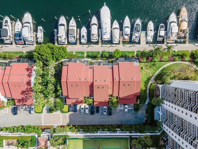 Building Photo - 3620 Yacht Club Dr