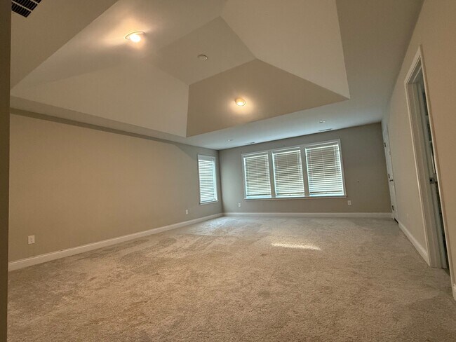 Building Photo - 6346 Walker Ct