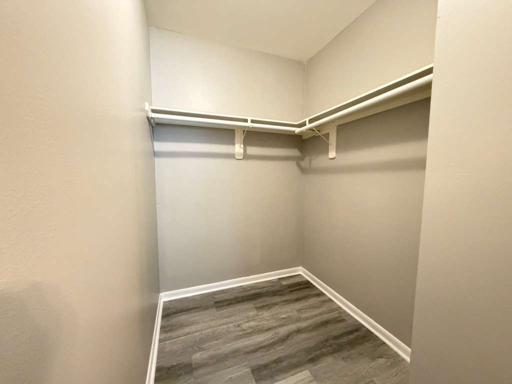 Building Photo - 6427 Waldron Dr