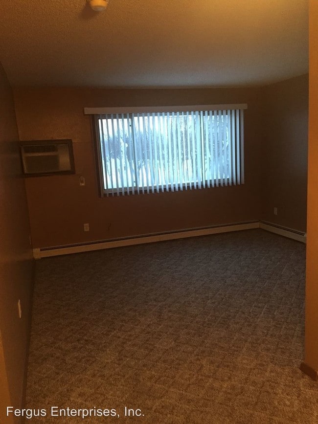 Building Photo - 1552 College Way