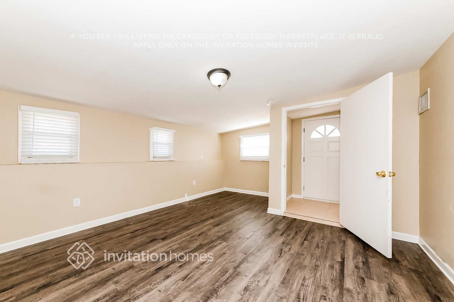 Building Photo - 6218 Nutmeg Ave