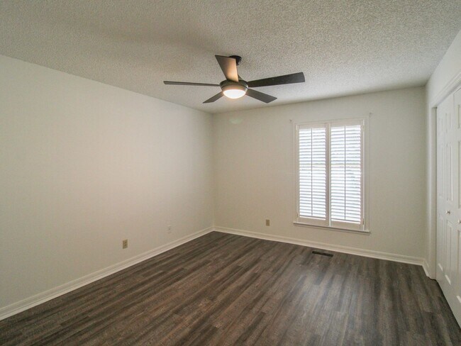 Building Photo - Nice Home in Rogersville!