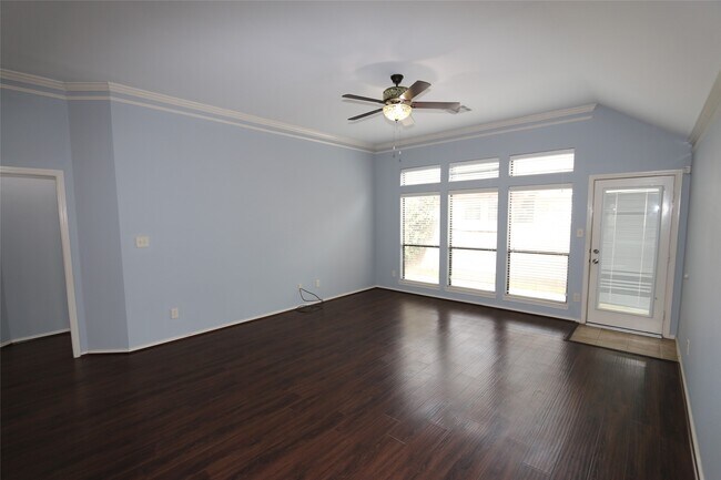 Building Photo - 11031 Anilu Dr