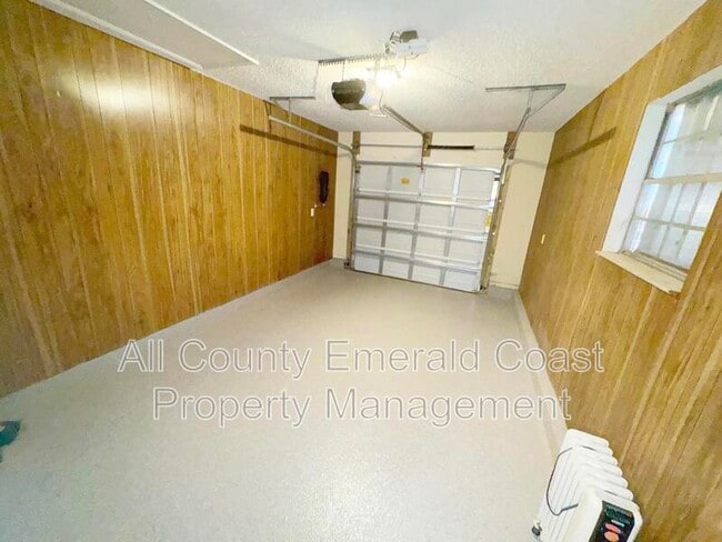 Building Photo - 504 Kelly St