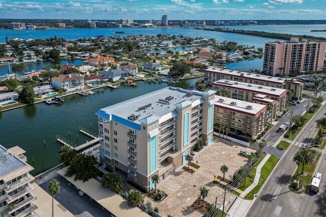 Building Photo - 125 Island Way