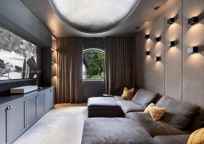 Building Photo - 432 S Hibiscus Dr