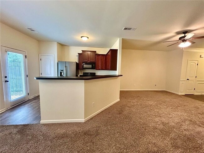 Building Photo - 664 Oakside Pl