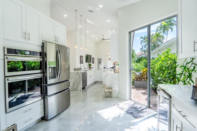 Building Photo - 6670 NW 27th Ave