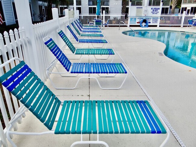 Building Photo - Beautifully Remodeled and Furnished Rental...