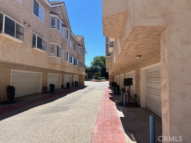 Building Photo - 847 Fairview Ave