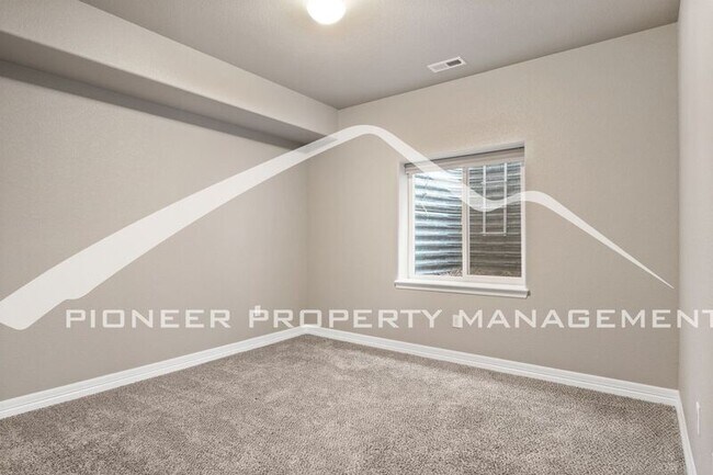 Building Photo - 6758 Black Saddle Dr