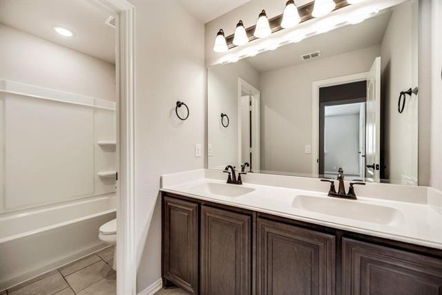 Building Photo - 1401 Thrasher Dr