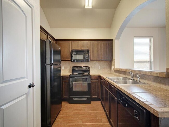 Building Photo - 1520 Muirfield Bend Dr