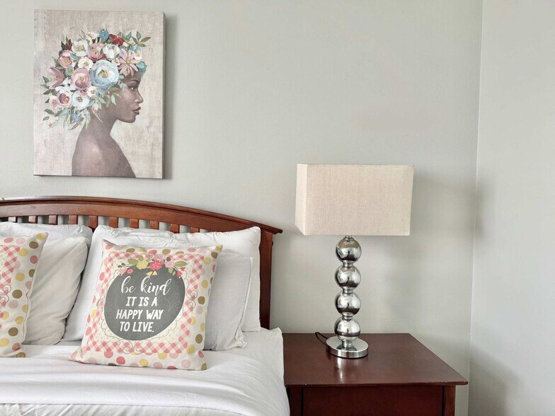 Building Photo - 215 Piedmont Ave NE