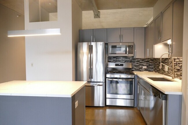 Building Photo - 720 N Larrabee St