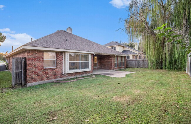 Building Photo - 403 Victory Ln