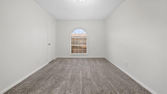 Building Photo - 11557 Sabo Rd