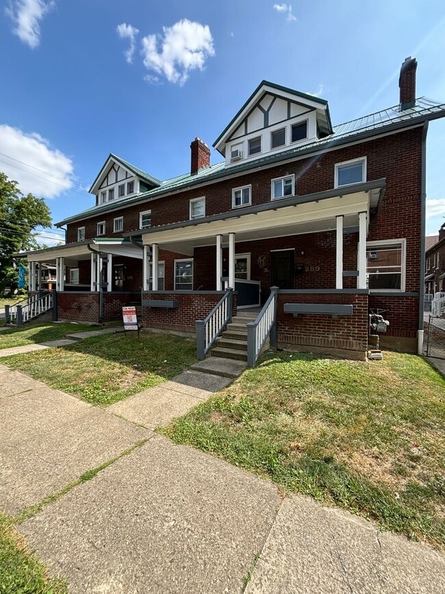 Building Photo - 289-295 E 18th