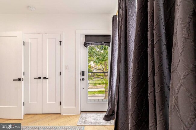 Building Photo - 1417 Montello Ave NE