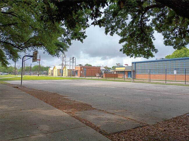 Building Photo - 5954 Doolittle Blvd