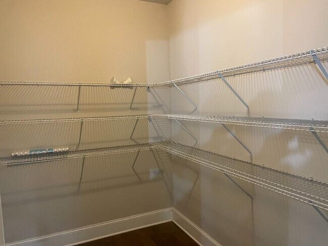 Building Photo - 1011 Virginia Oak Ln