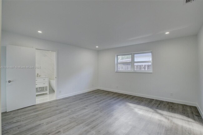 Building Photo - 1801 N 54th Ave