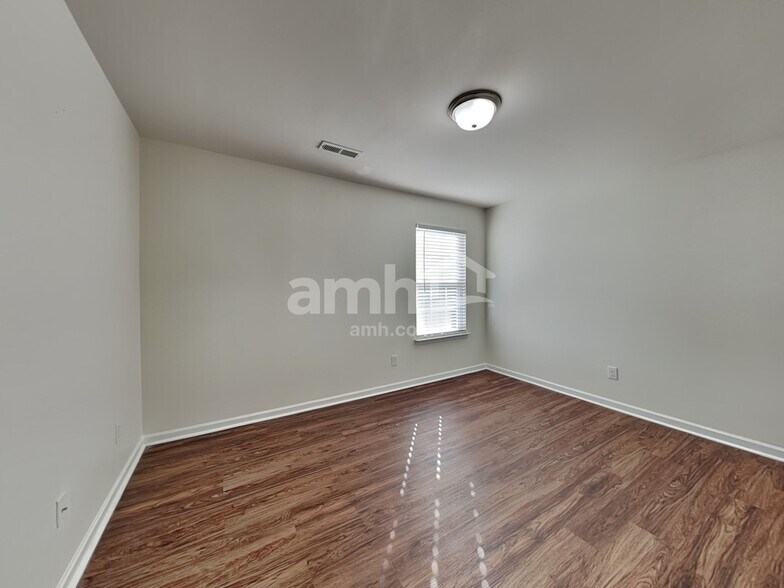 Building Photo - 4662 Abbey Park Rd