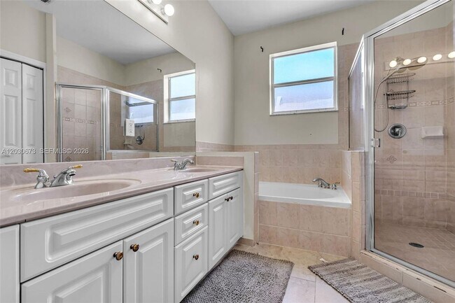 Building Photo - 5149 SW 137th Ave