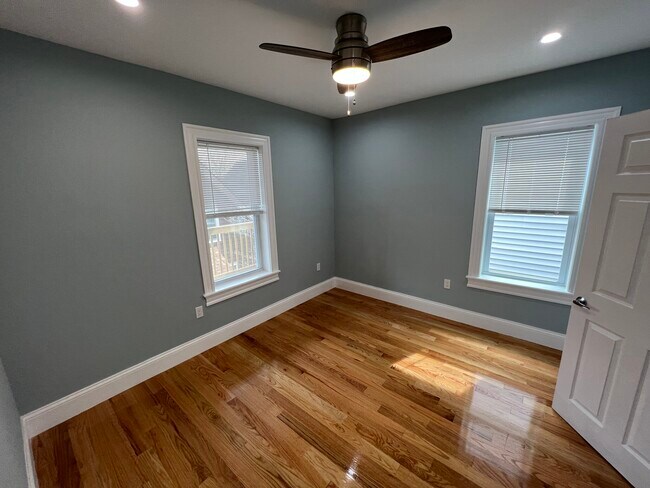 Building Photo - 15 Harold St